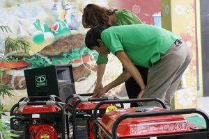 chon mua may phat dien honda